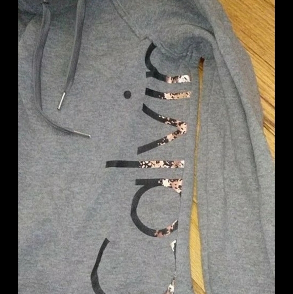 Calvin Klein sweatshirt - Picture 2 of 2